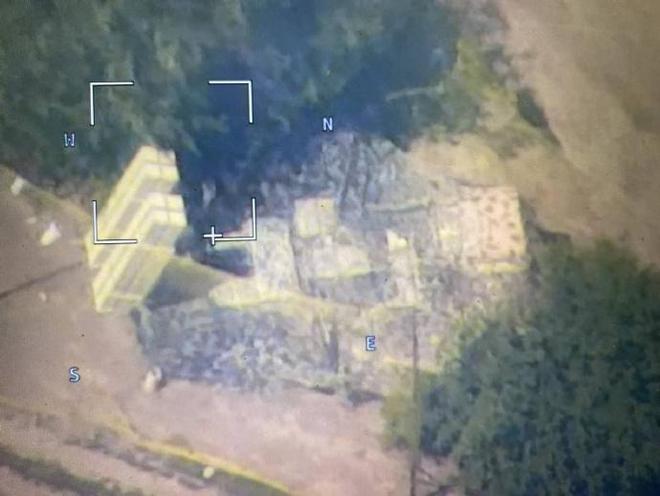 俄罗斯国防部再次发布了“柳叶刀”巡飞弹在赫尔松地区击中乌军IRIS-T防空系统的