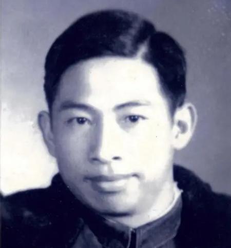 1956年，中南大学学生王明健在毕业前一天，突然被两名没有任何军衔与职务的神秘军