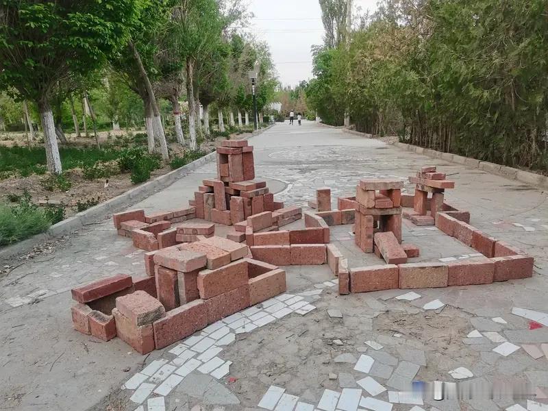 中方要求彻查中巴公园拆除事件 2025年12月27日深夜发生了一件让人愤怒的事。