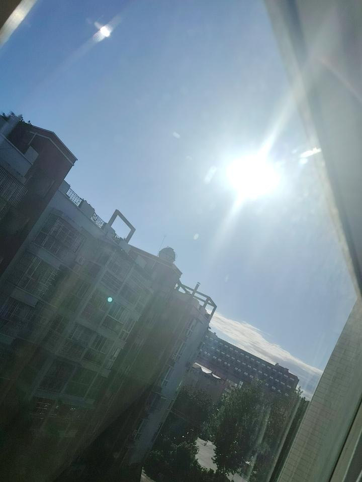 头条的活动，多多参加，说不定就能赚点钱呢！

打开头条，点击“我的”，找到“创作