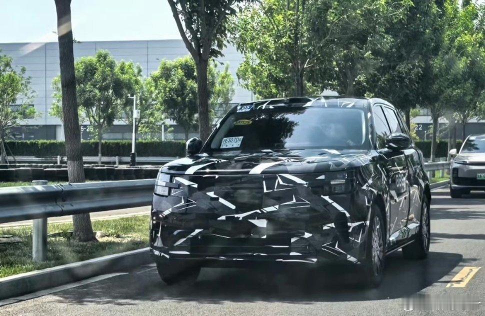 小米YU9这外观怎么样，会爆吗？ 