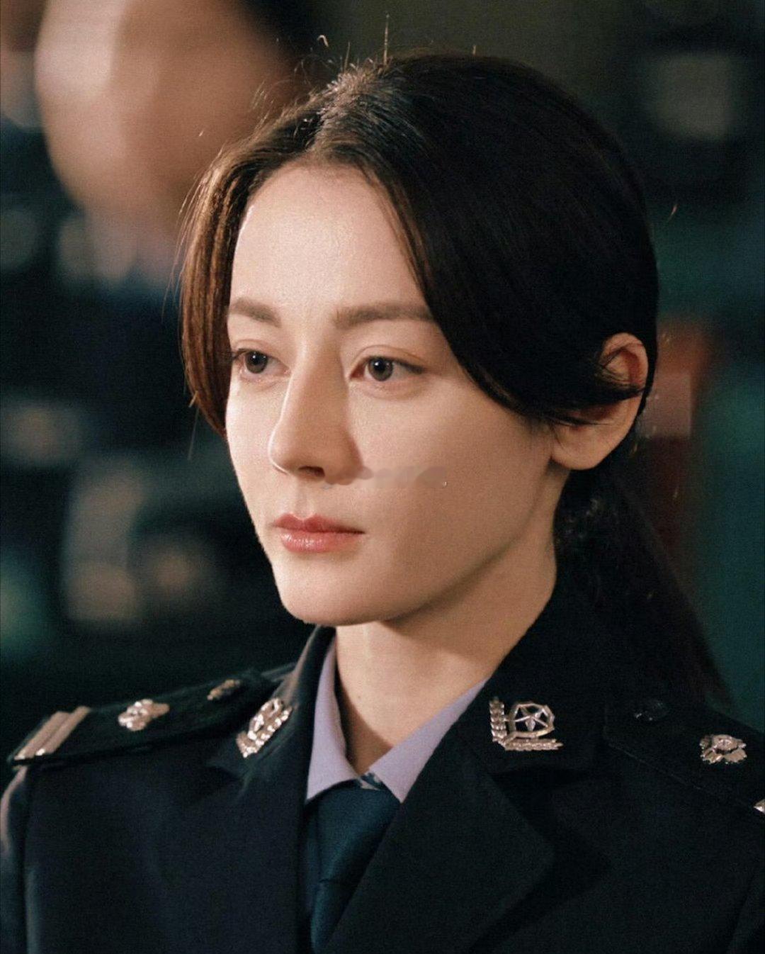 迪丽热巴利剑玫瑰是理想人格 迪丽热巴利剑玫瑰：理想人格的绝美范本谈及理想人格，迪