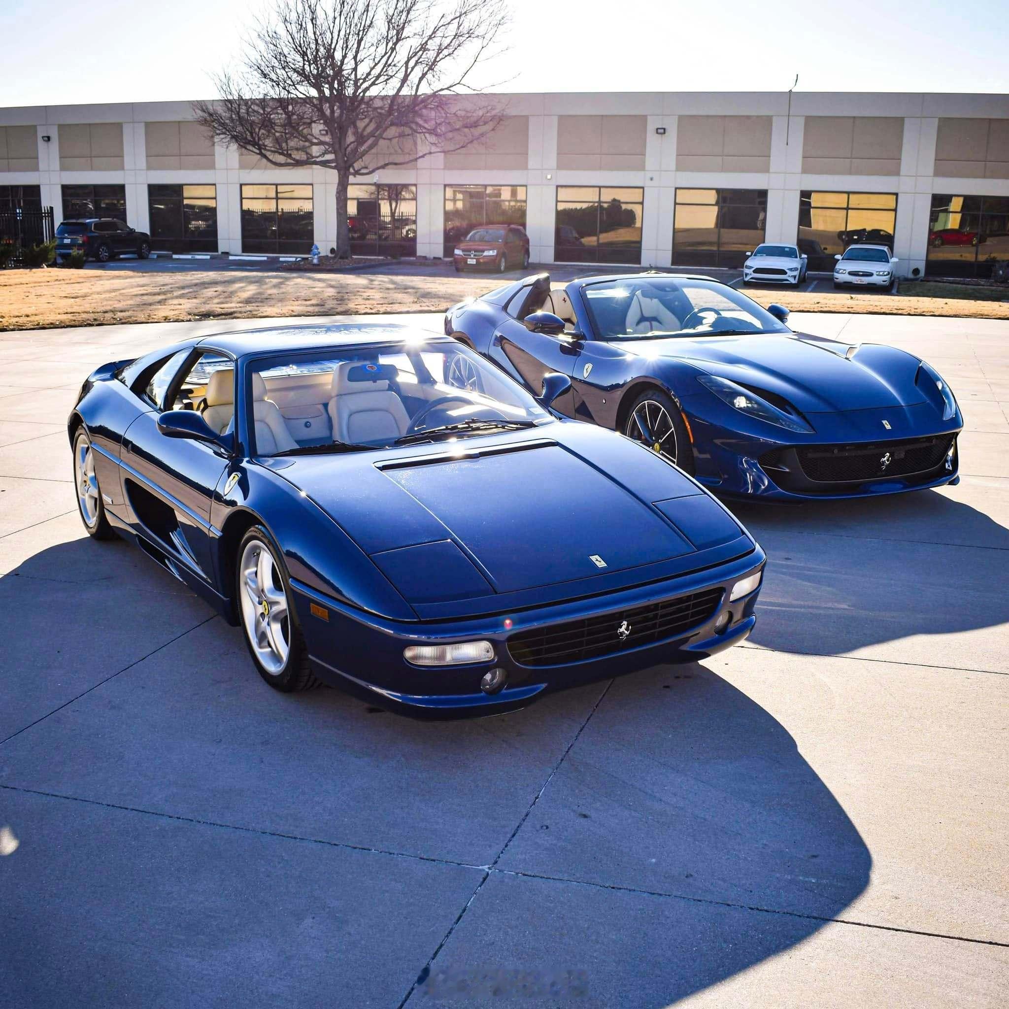 Ferrari 812 GTS ＆ Ferrari 355 GTS ​​​