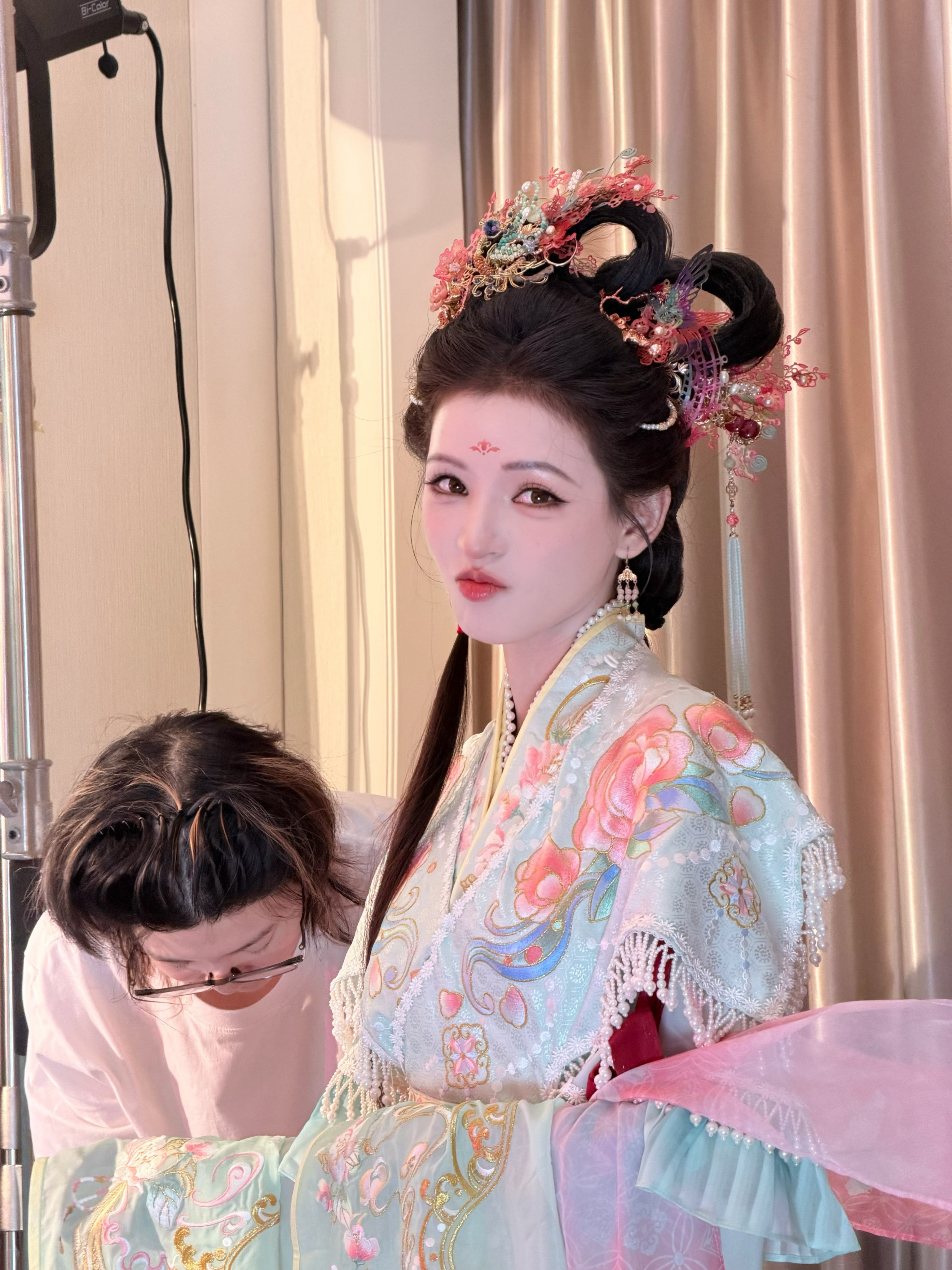 张予曦织女npc 比童年挂历上的织女还像织女，这才是神女该有的具象化审美。 