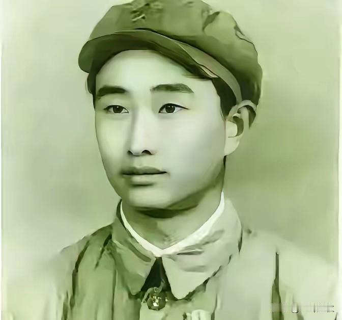 1943年山东栖霞，20名八路军正在吃饭。突然3架敌机俯冲而来，班长慌忙大喊:“
