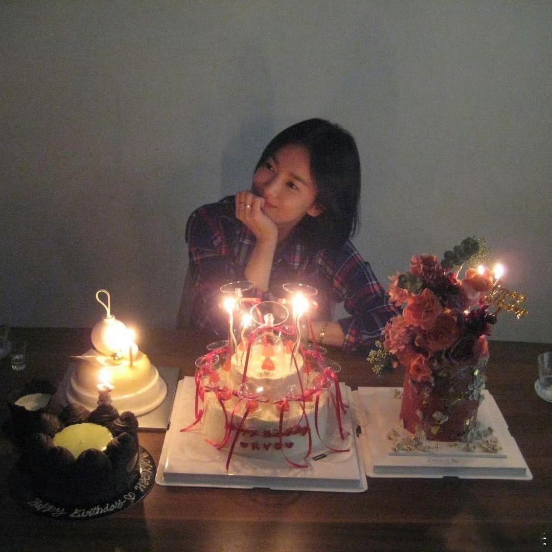 宋慧乔43岁生日照  43岁宋慧乔状态 啊啊啊好漂亮！姐姐生日快乐 
