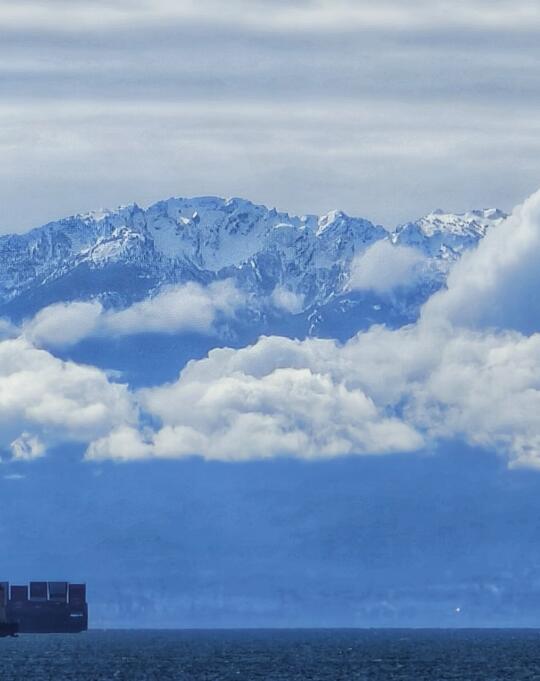 雪山，大海和瀑布