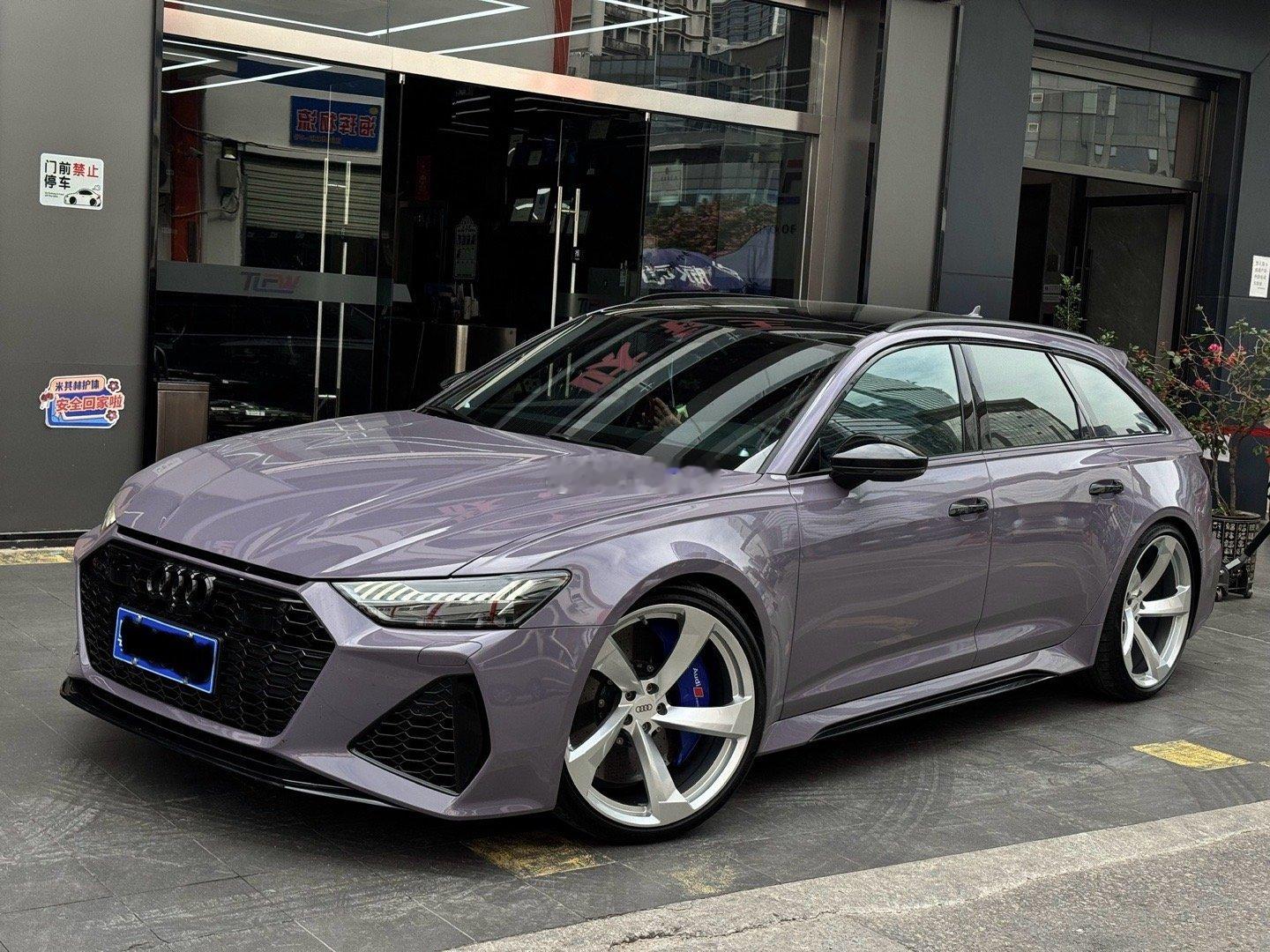 奥迪RS6 完工案例供参考TLFW FORGED定制22寸大内凹造型，DS银配色