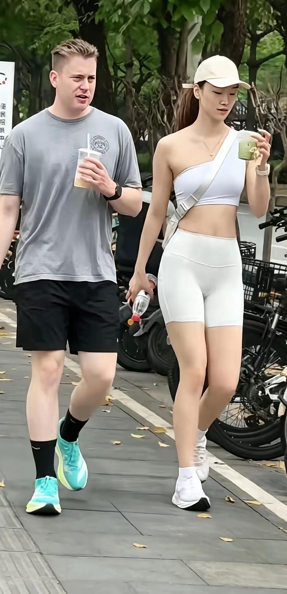 每一个热爱运动的女孩子，都渴望拥有这样一个，令人羡慕的身材。