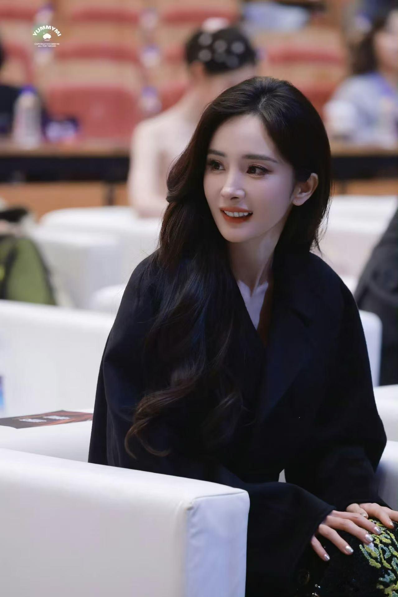 杨幂刺绣高定黑裙杨幂刺绣繁花高定杨幂刺绣高定黑裙，哇塞，🤩 ​​​