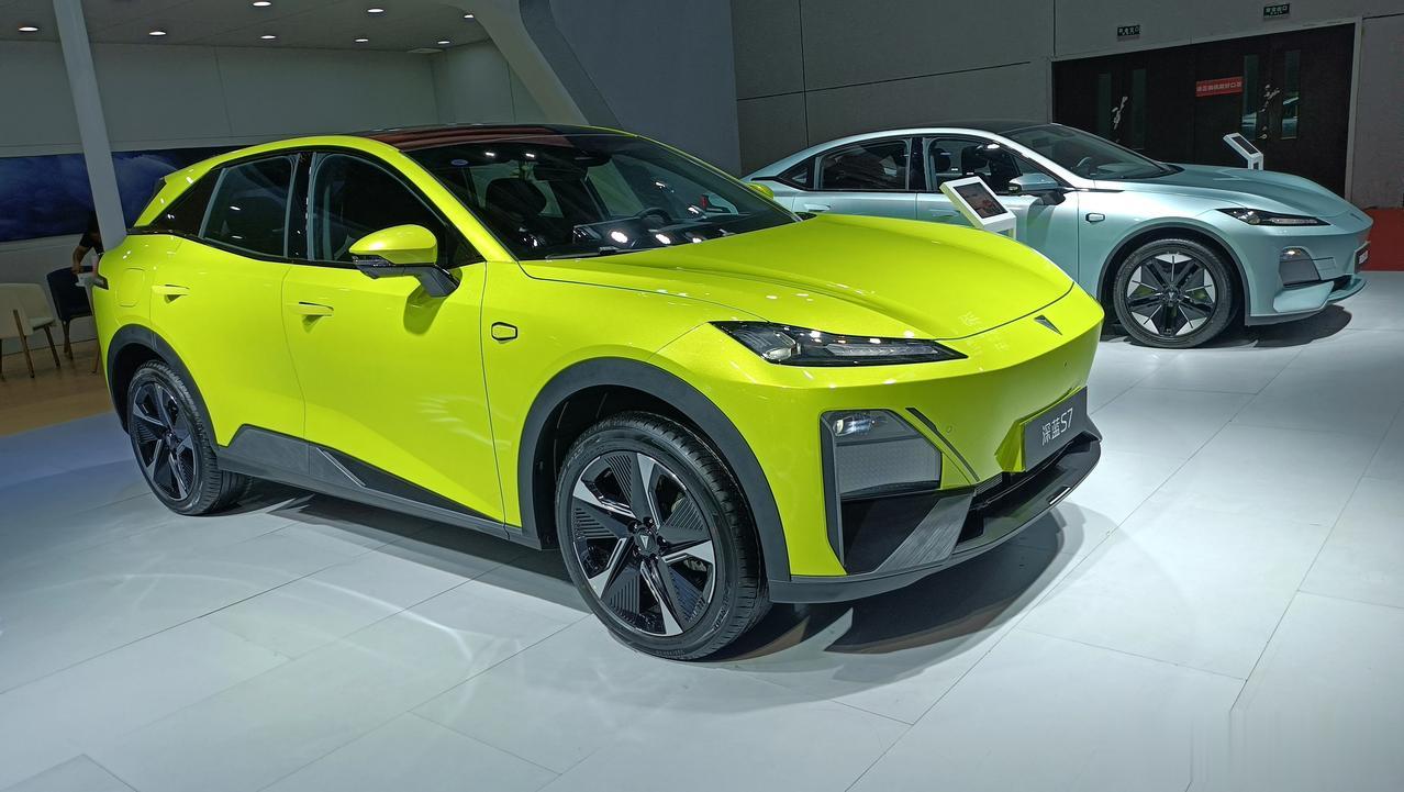 #妙笔生花创作挑战#深蓝S7的优点如下：

高效的空间利用率 。通过61%的轴长