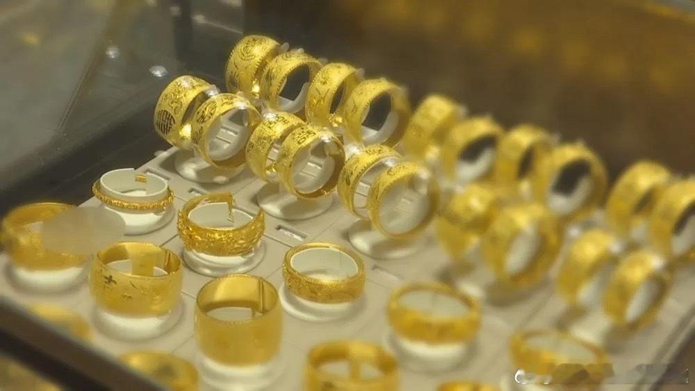 雷军投资、开云下场，谁会是古法黄金第二股？黄金消费市场正在完成一次关于“审美主权