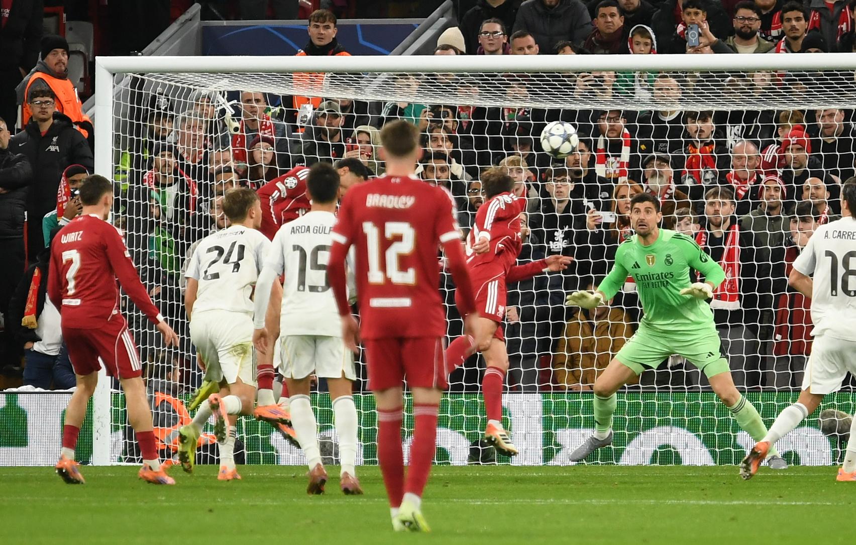 利物浦本赛季欧冠共5场比赛的3胜2负中，只有皇马被零封