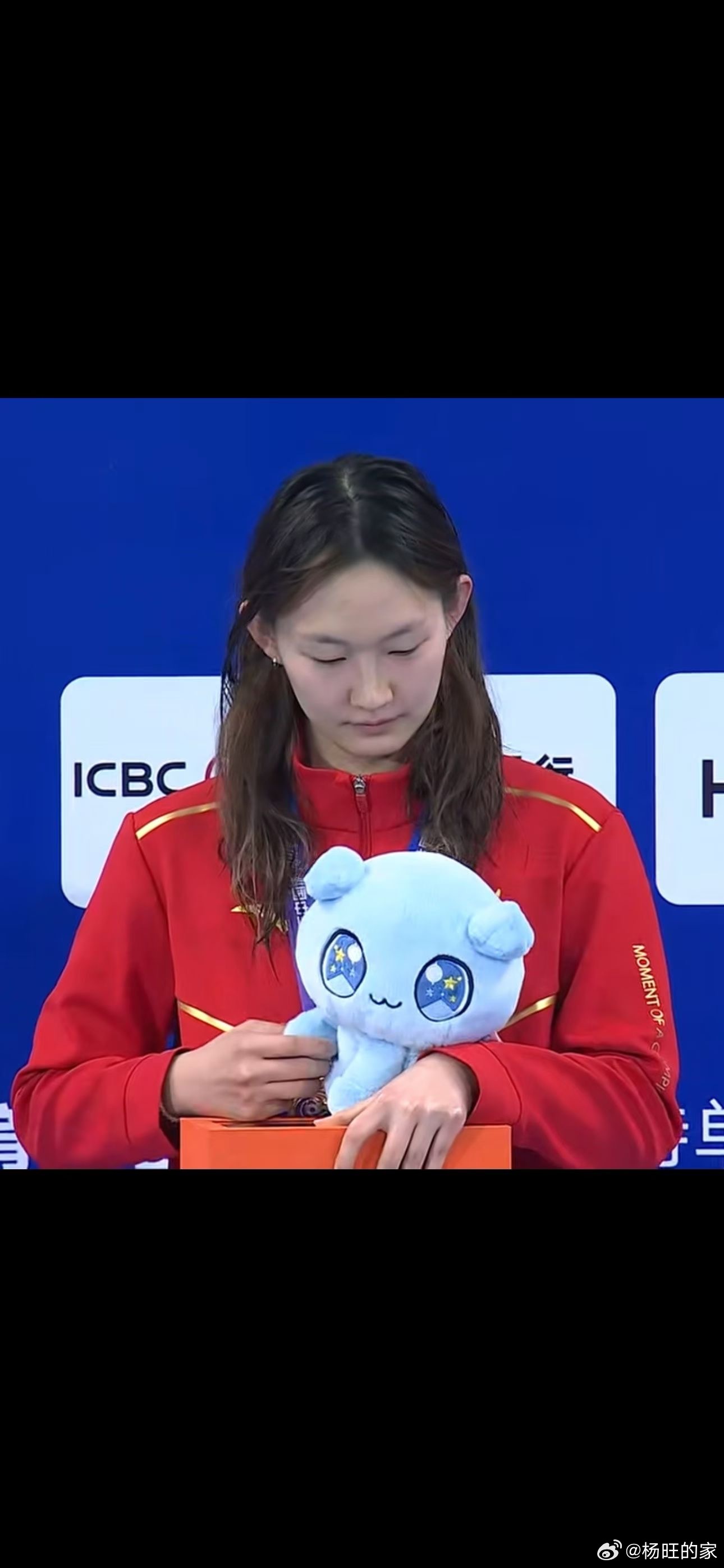 在中国游泳公开赛800米自由泳超强对话中，李冰洁再次游进无人区，将亚军帕利斯特甩