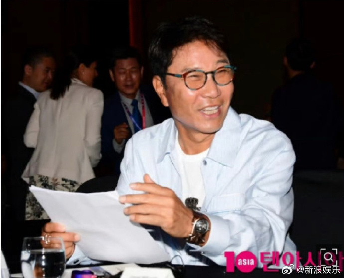 李秀满将公开选秀 据韩媒，23日，李秀满创立的A2O娱乐公司宣布将举行首个公开选