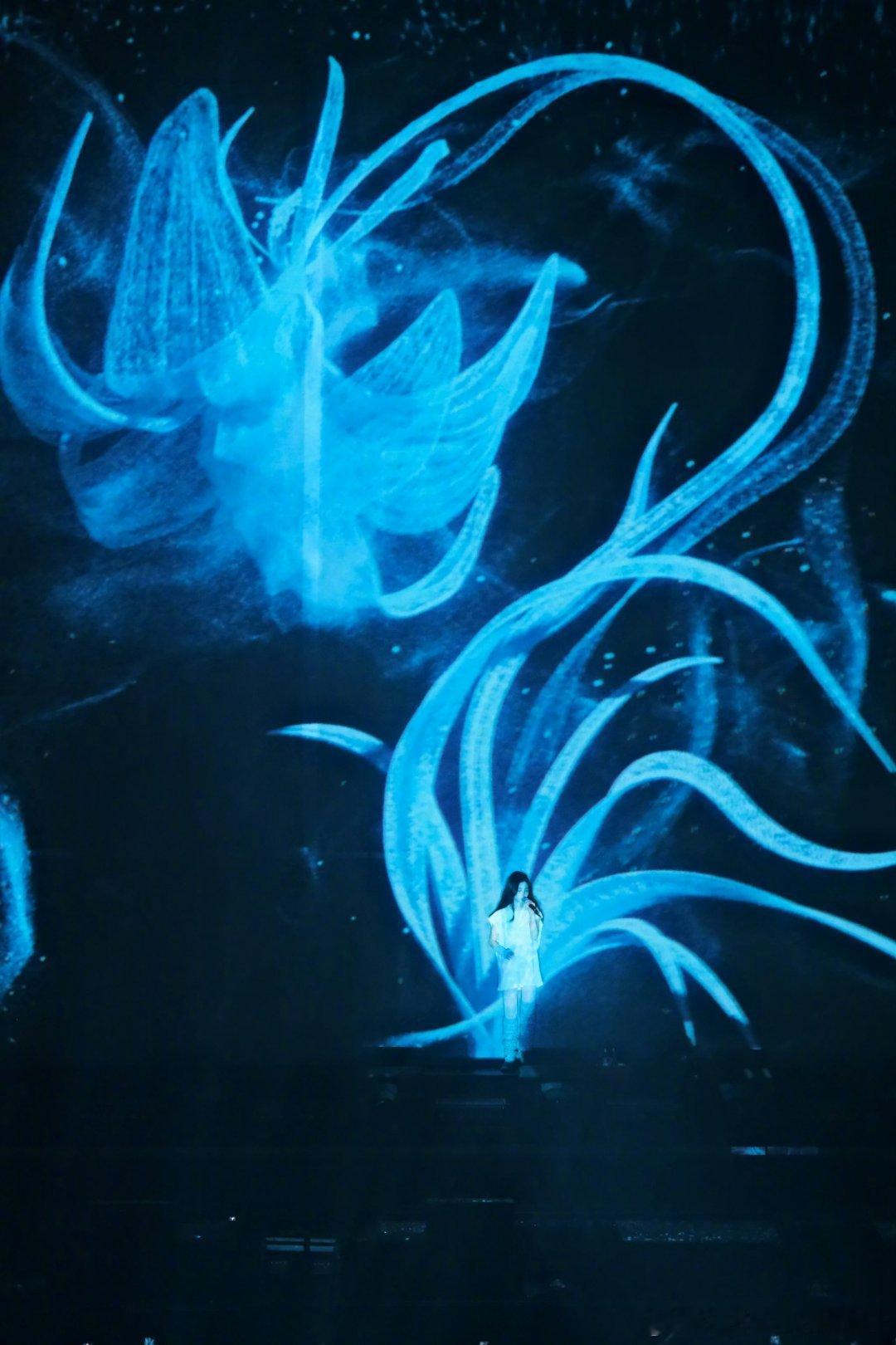 虞书欣c位的这张谁懂