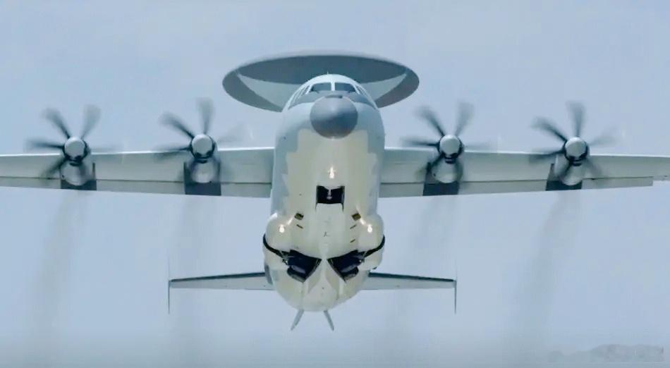 来自中国空军之蔑视KJ500目前是规模最大性能最强的预警机队。中国空中力量烽火问