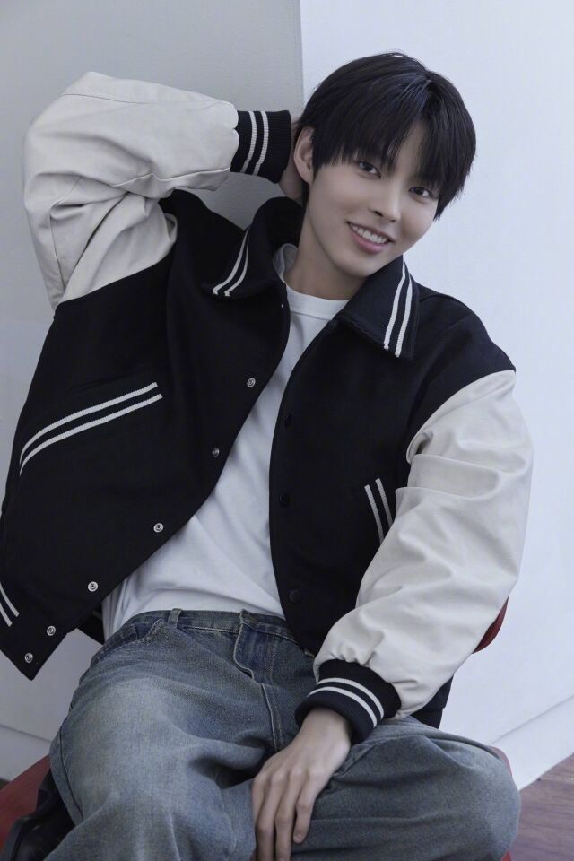 朴允浩 有望出演tvN新剧Promoter 男主 ，合作李荷妮 。（张东润不出演