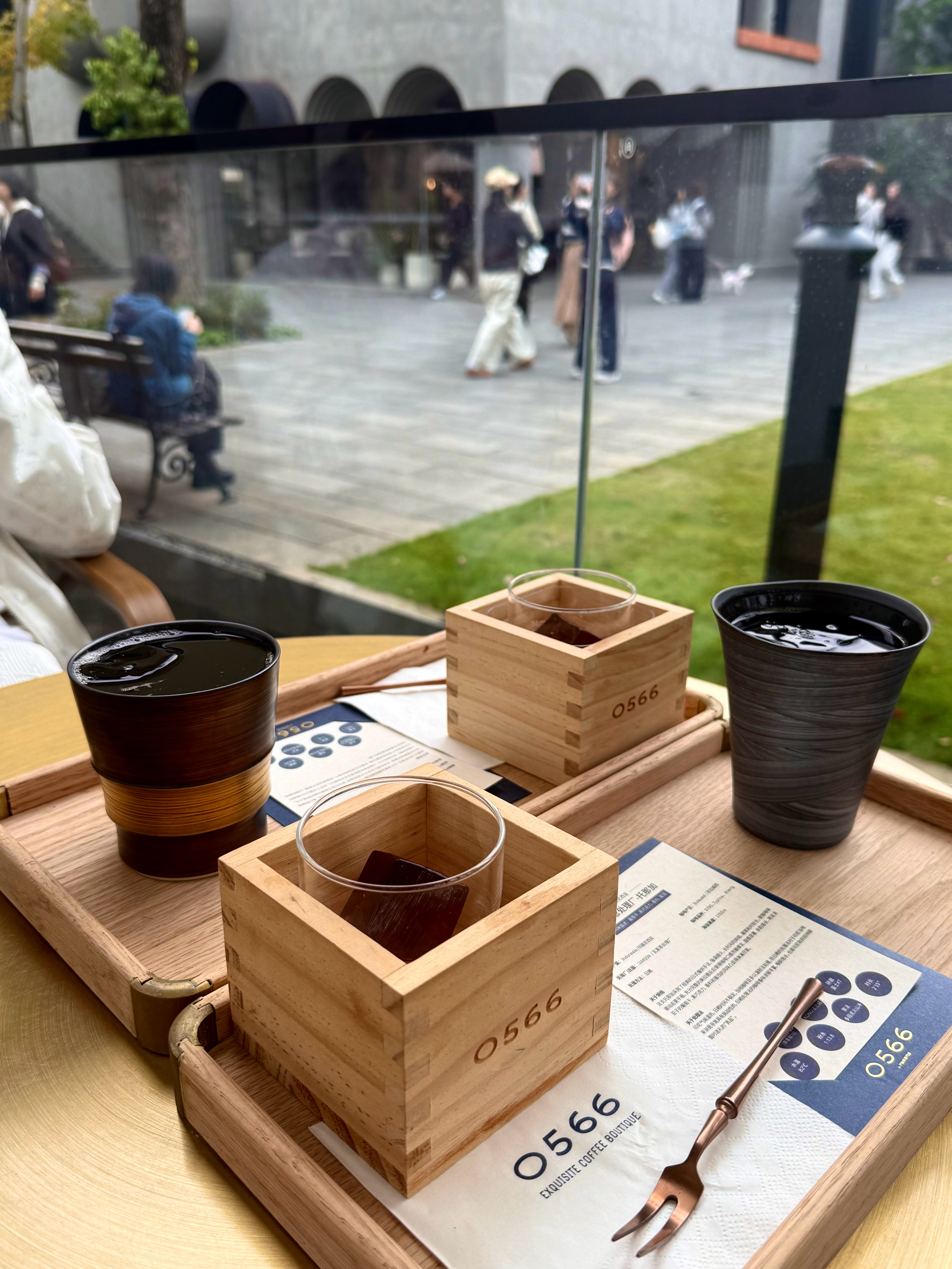 秋天太适合遛狗了🐾 ​​​