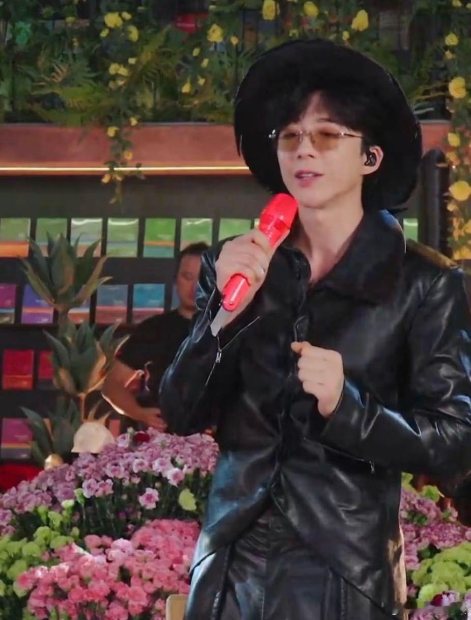 刘宇宁康乃馨音乐节完全演唱会配置刘宇宁康乃馨音乐节太用心了刘宇宁直播康乃馨音乐节