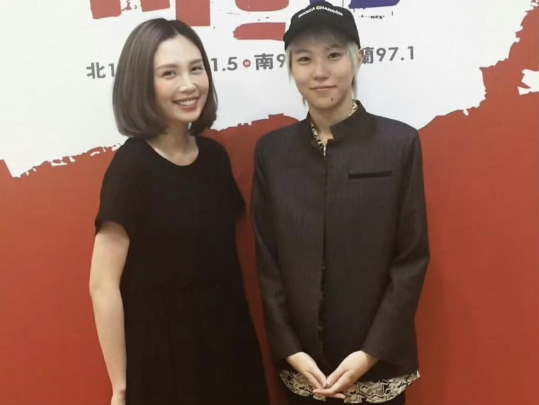 窦靖童魏如萱合作十年了原来魏如萱和窦靖童已经相识十年了！期待两位神仙嗓音在《歌手