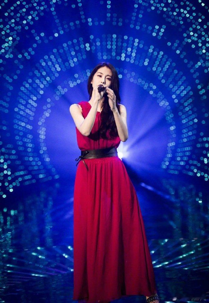张碧晨张碧晨歌手白月光回归歌手首发阵容歌手2026从前竞演曲目首首经典，全是单曲