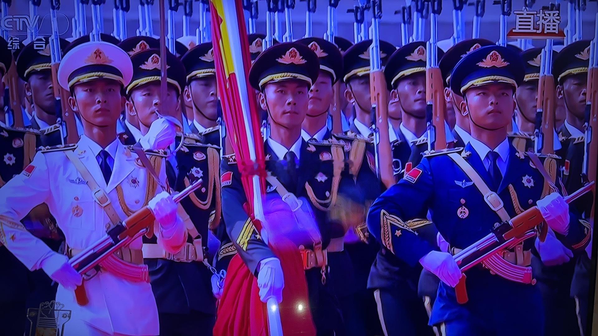 93阅兵开始了[鲜花] ​​​