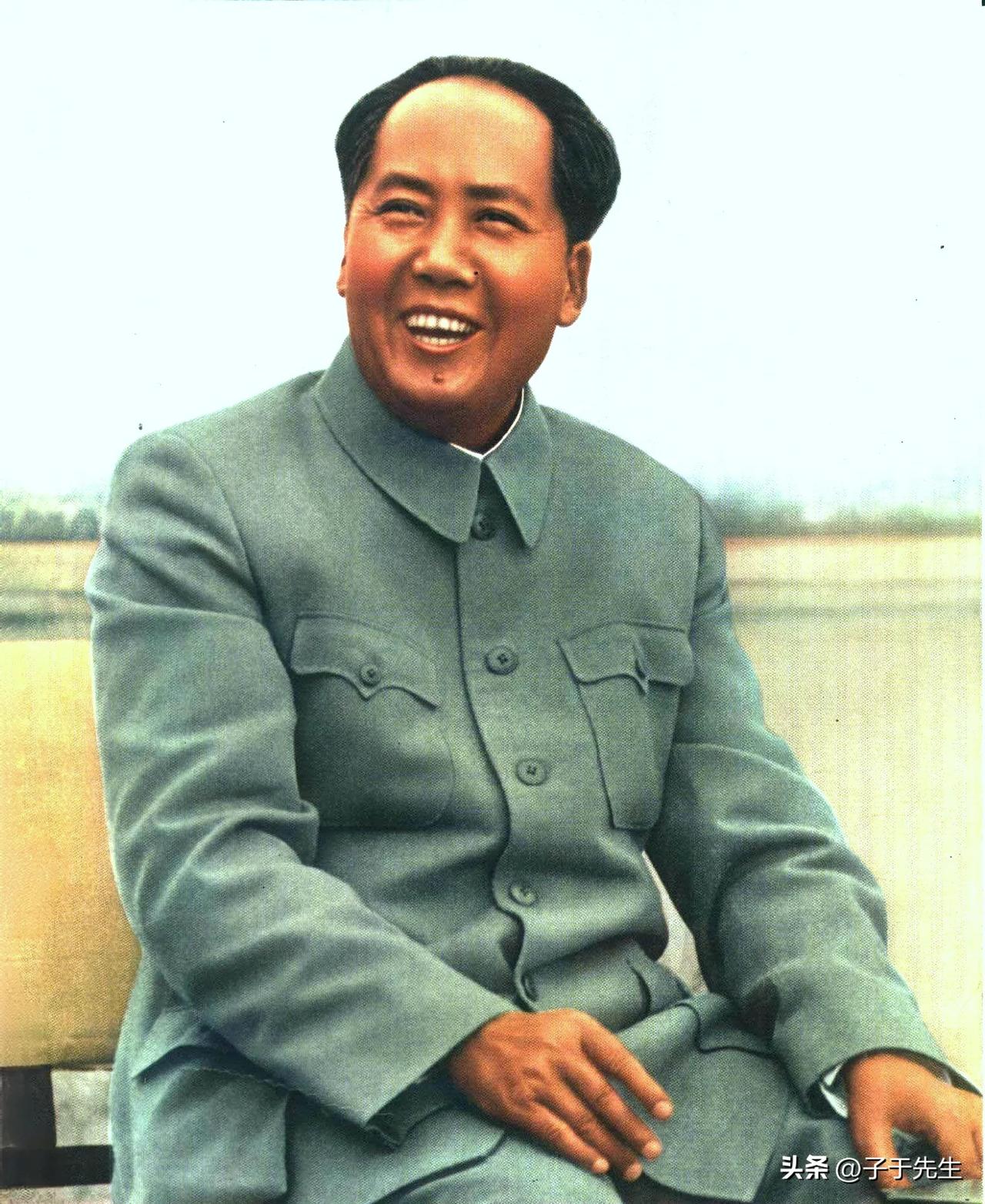 “萧瑟秋风今又是，换了人间！”
今天，我们深情缅怀伟大领袖毛主席！