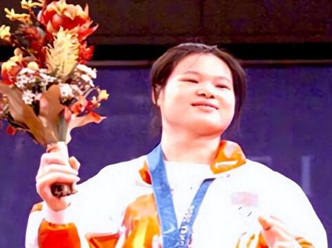[微风]陈晓敏是中国培养的奥运冠军，退役后却399万卖掉所有金牌，随后一转身，她