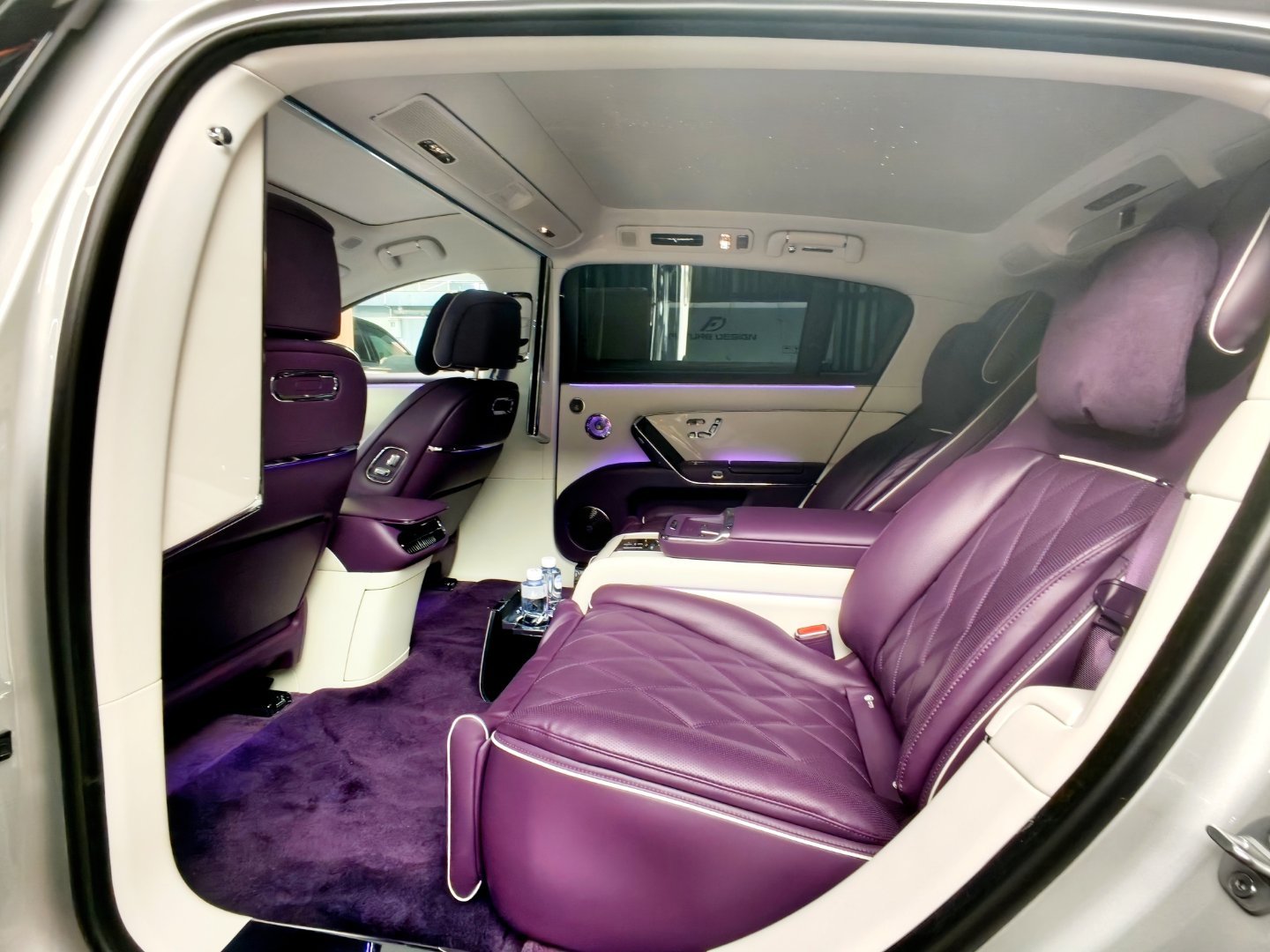 这内饰，要100w不过分吧？ 