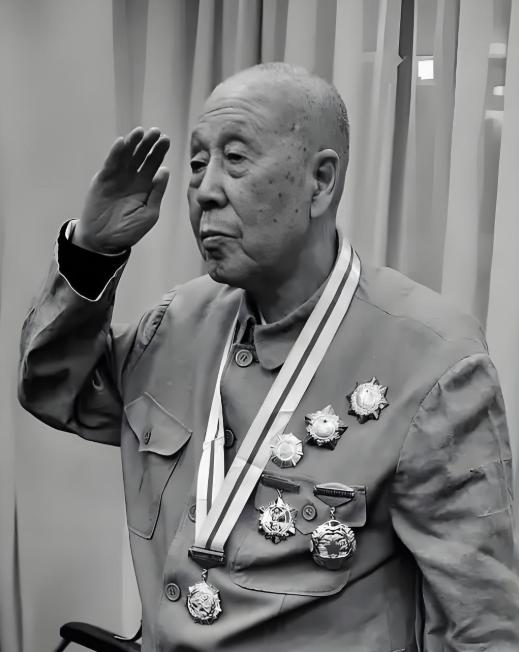 1943年春，八路军21团1营营长张中如左胸被3颗子弹打穿，一年时间里前后无麻开