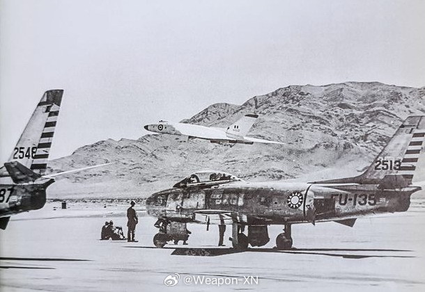 #照片中的历史[超话]# 英国第617 中队的“火神” B 1轰炸机（编号XH5