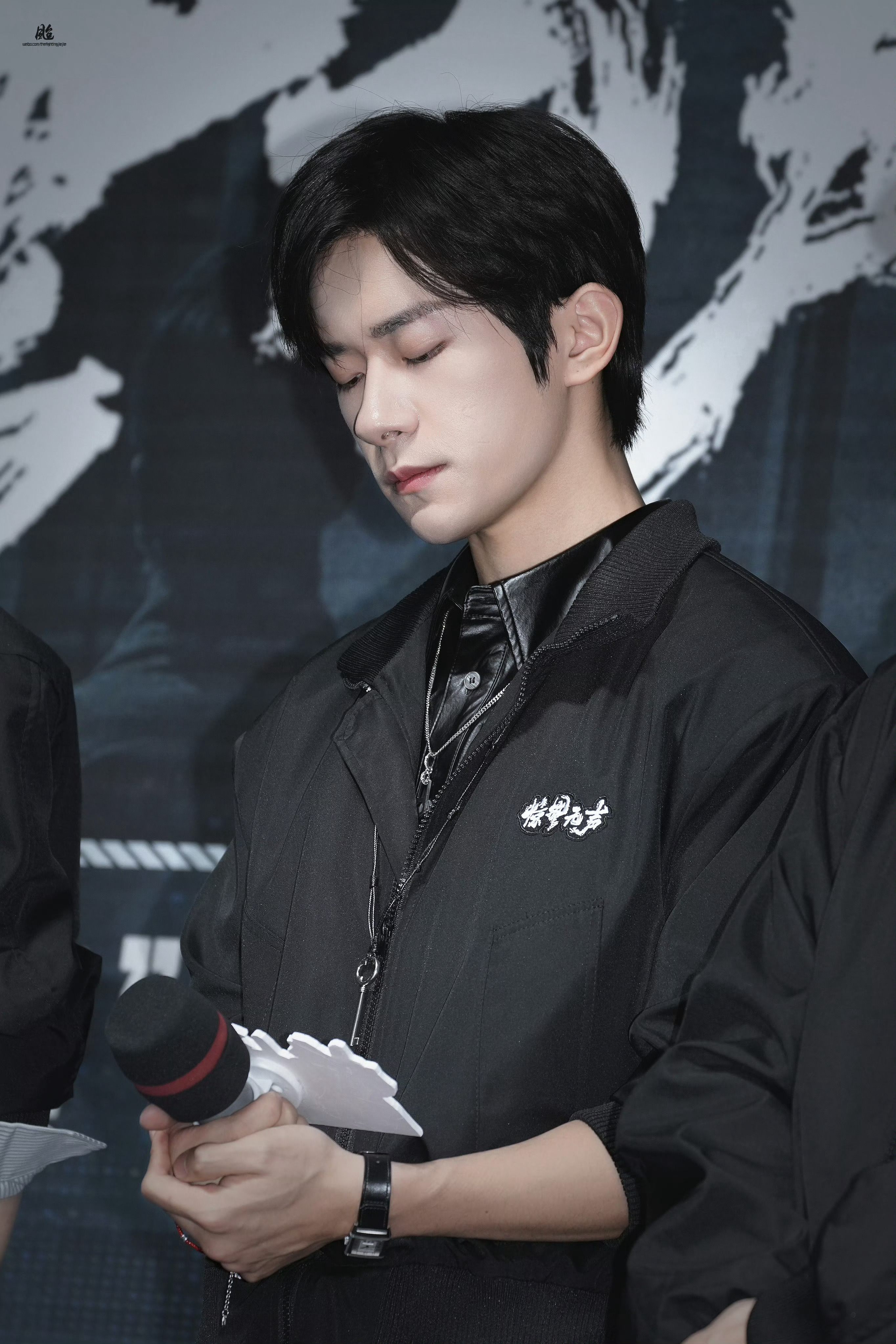 呜呜，哥哥值得最好的 