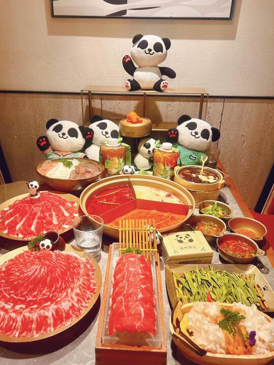 下雨天都要来吃的火锅！打卡熊猫🐼主题火锅✅