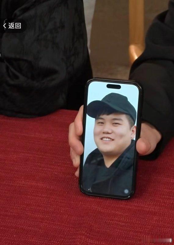 男生为了当主播瘦身102斤 李佳琦家的主播李来应聘，放出自己的旧照近照对比，为了