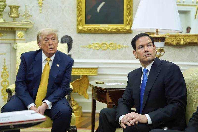 【美国国务院削减中国专家数量，称反击北京是首要任务】（NPR）美国国务院在本月初