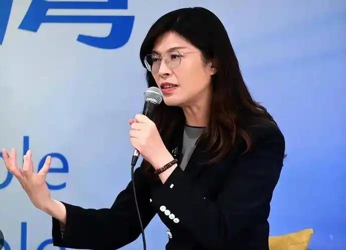 美国真会为“台独”出兵？郑丽文赴美前一句话，说透了！

麻烦看官老爷们右上角点击