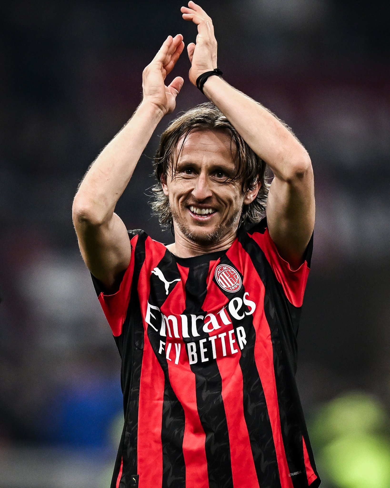 米兰15年以来首次联赛双杀国米，过去7场米兰德比保持击败（5胜2平），距离意甲榜