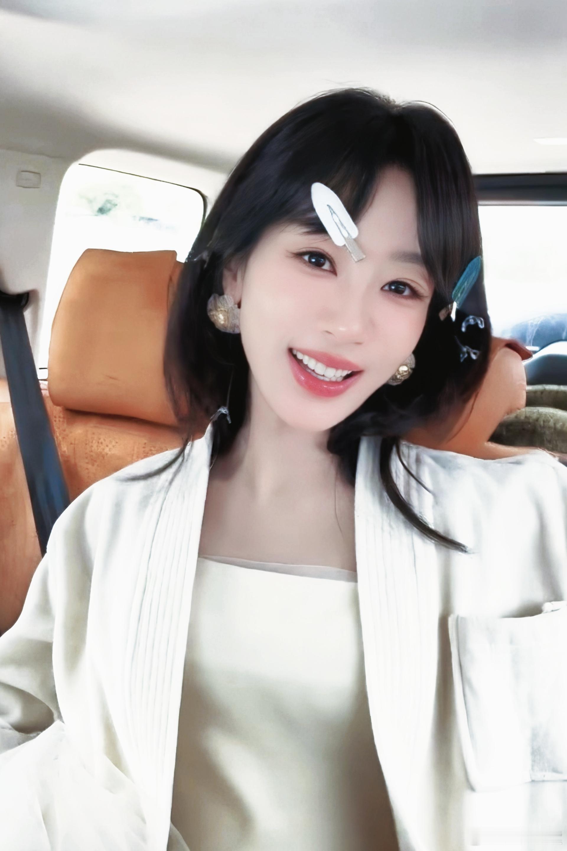 杨紫 yz杨紫玉兰花开君再来 yz 杨紫董竹君 世界上那么多人 很庆幸有个我们[
