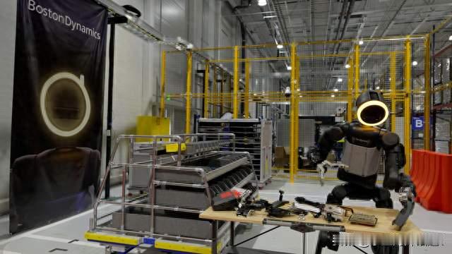 人形机器人进汽车厂前先"上学" 现代汽车在美国开机器人学校