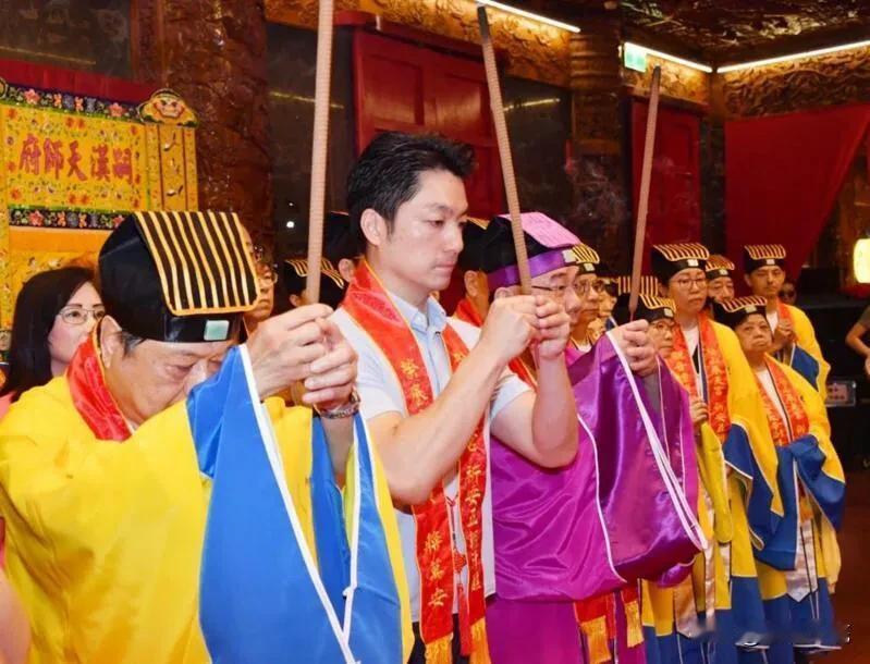 蒋万安自爆拜天公庙很灵验    揭“三宝爸”秘辛

台北市长蒋万安今出席松山奉天