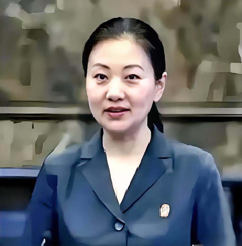 127票，全场最高票、压倒性胜出！
44岁的中国最高人民法院法官张玲玲，在第80