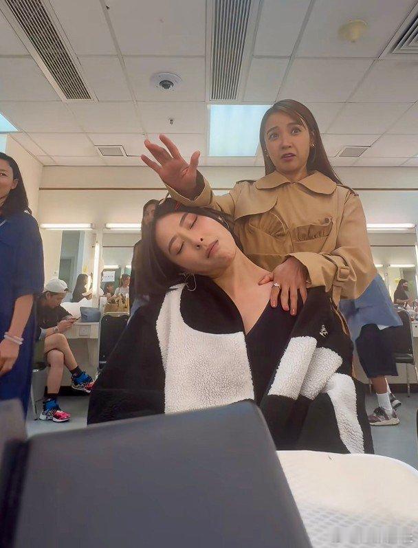 藝人陳瀅不時會拍整蠱視頻，今次她就以劇集《臥底嬌娃》的演員們作為目標，當中包括張