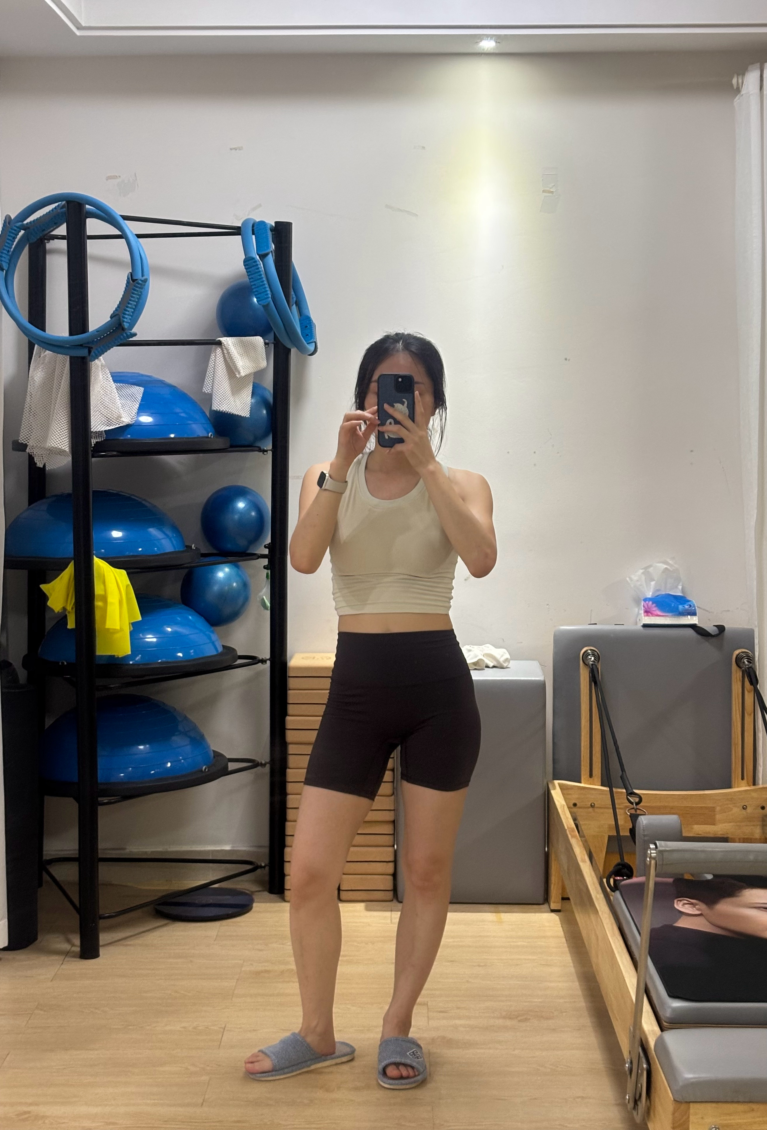 上完普拉提，立马缓解了久坐带来的腰和肩颈不舒适的感觉，全身都舒畅了。上完8节课，