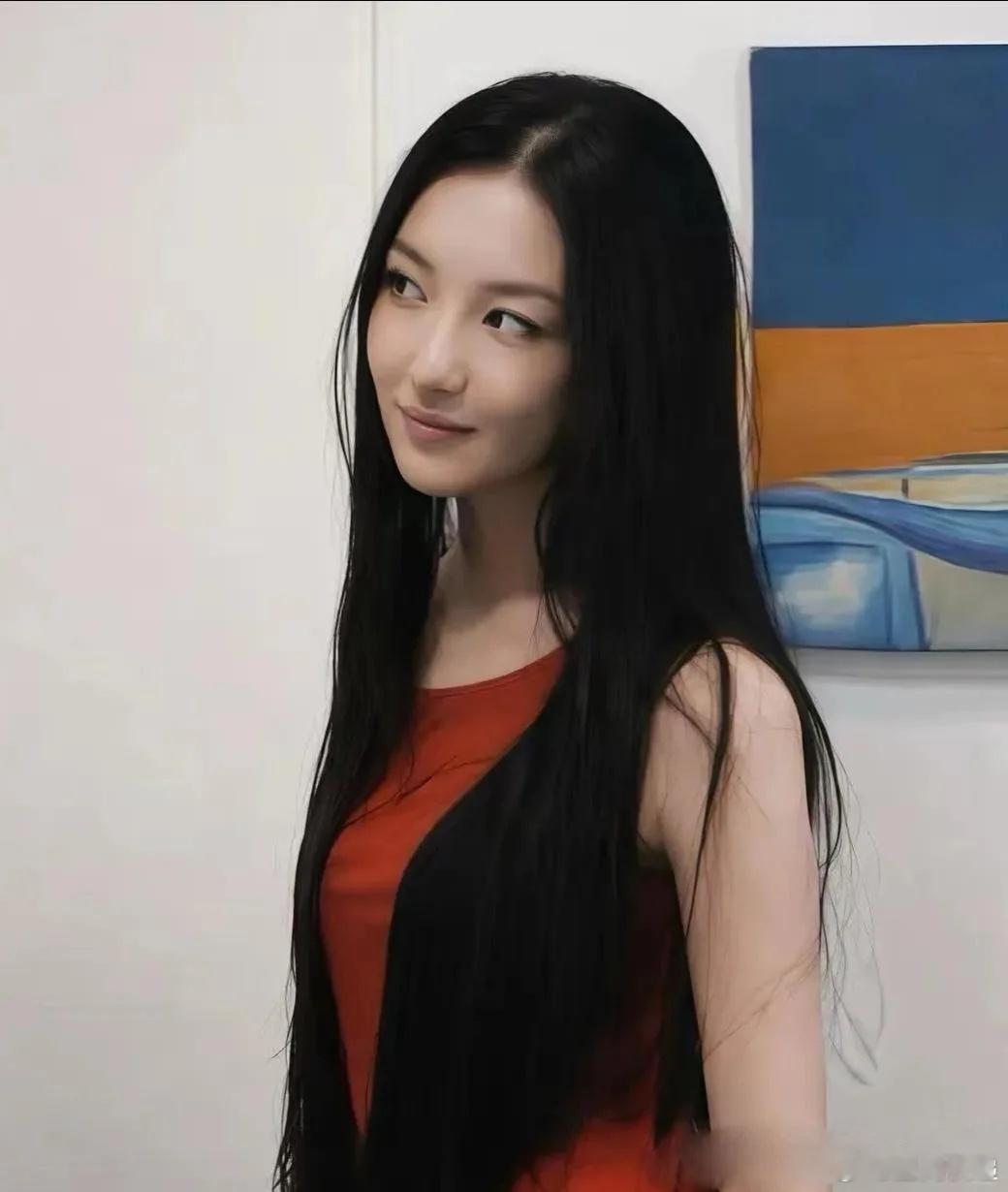 王菲和李亚鹏的女儿那个有兔唇的孩子 李嫣怎么变得这么漂亮了！ 