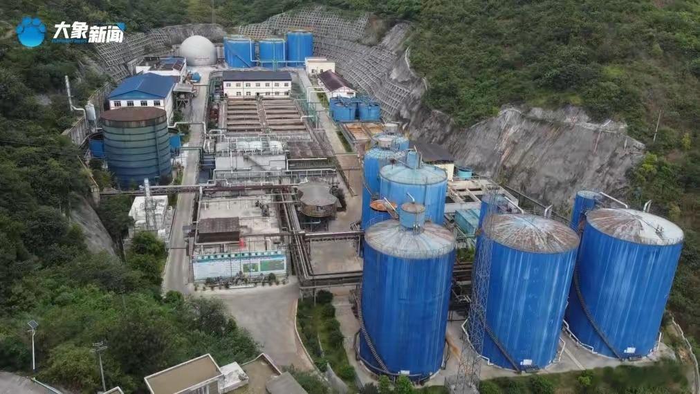 官方通报8亿茅台镇建厂遭强行接管这个事目前当地政府还没有公布原因，只是企业方单方