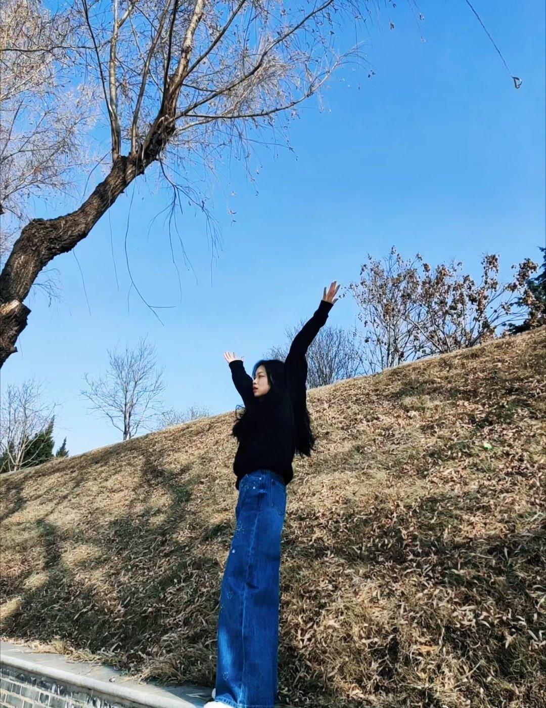 井迪J JDjd
不怕撞衫的井迪衣橱嘿嘿质感不用说超级无敌棒👍🏻还有没来得及