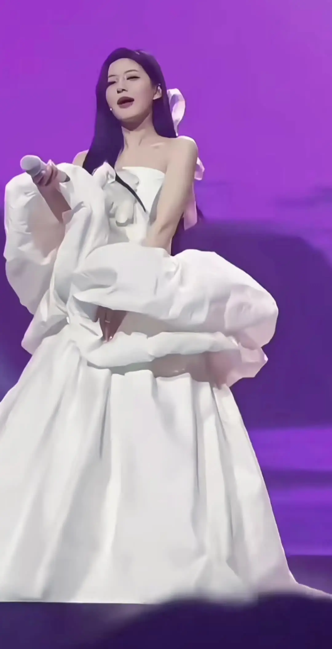 童话镇里的露丝真的好快乐