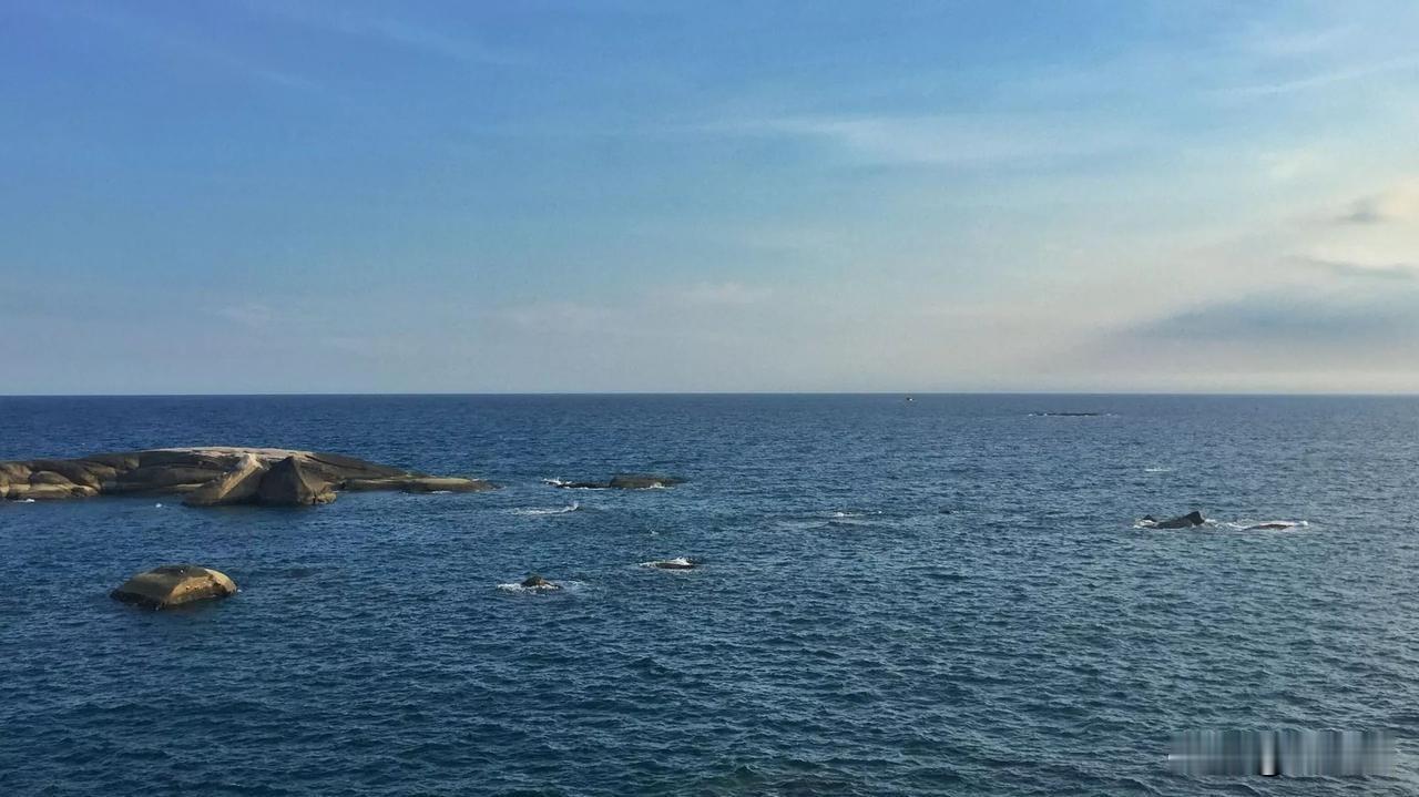 菲律宾贼心不死，继续向联合国提交南海大陆架扩展申请。不管怎么说，我们必须要动点真