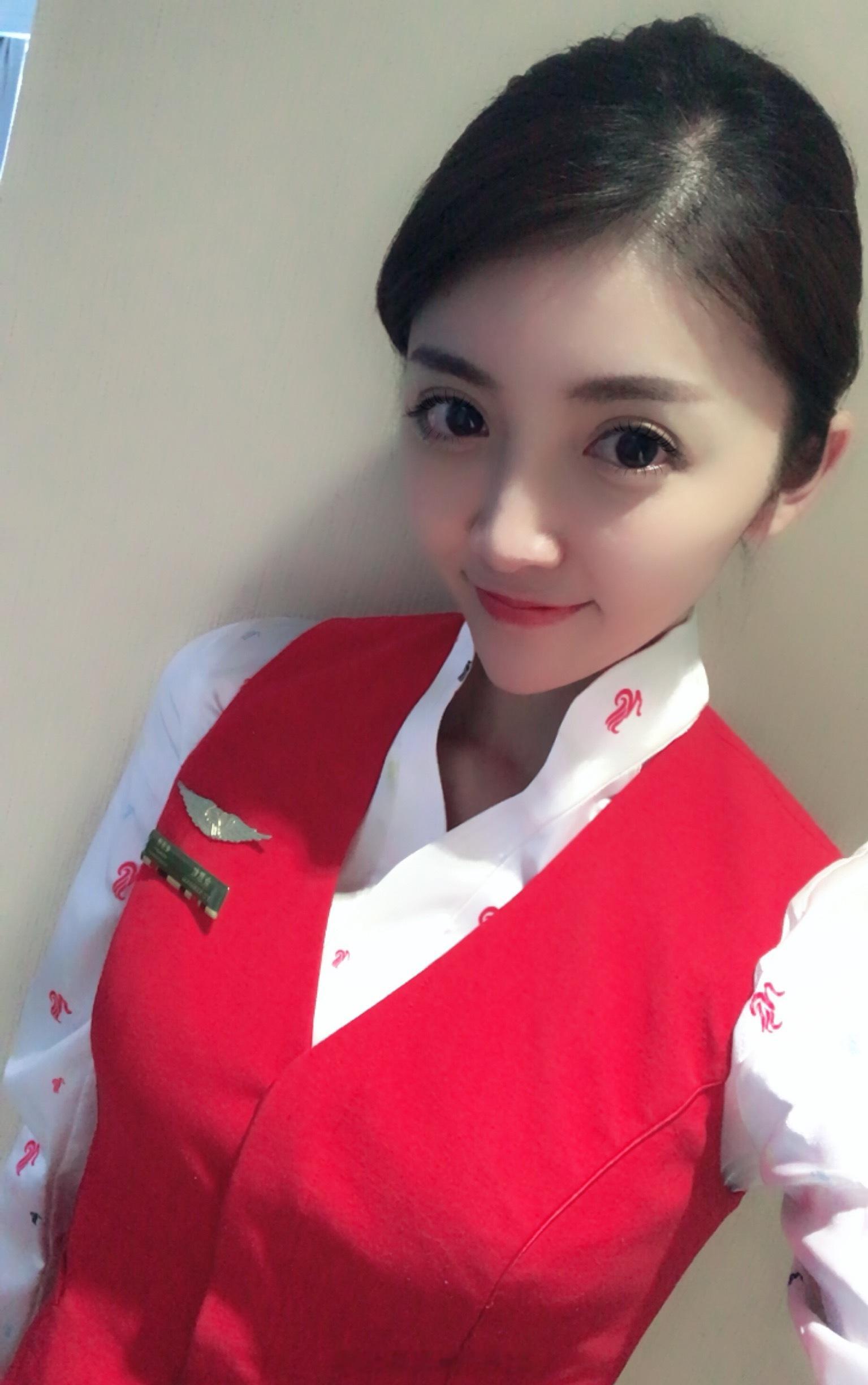 ……[裂开][裂开][裂开]卡姿兰大眼睛哈哈请问这种和本人没有关系的特效照片你们
